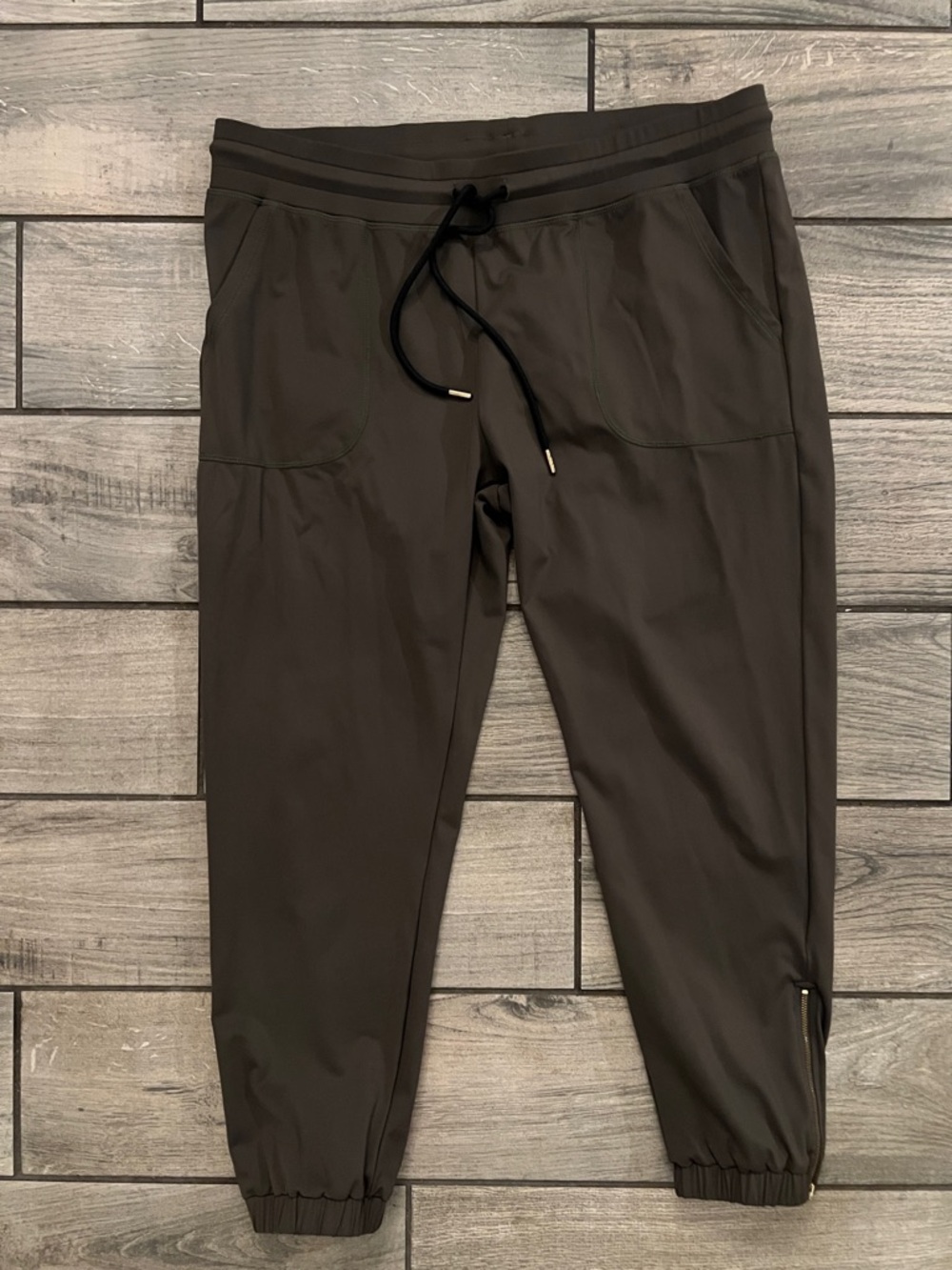 ZYIA women’s Jogger Pants - Olive Green